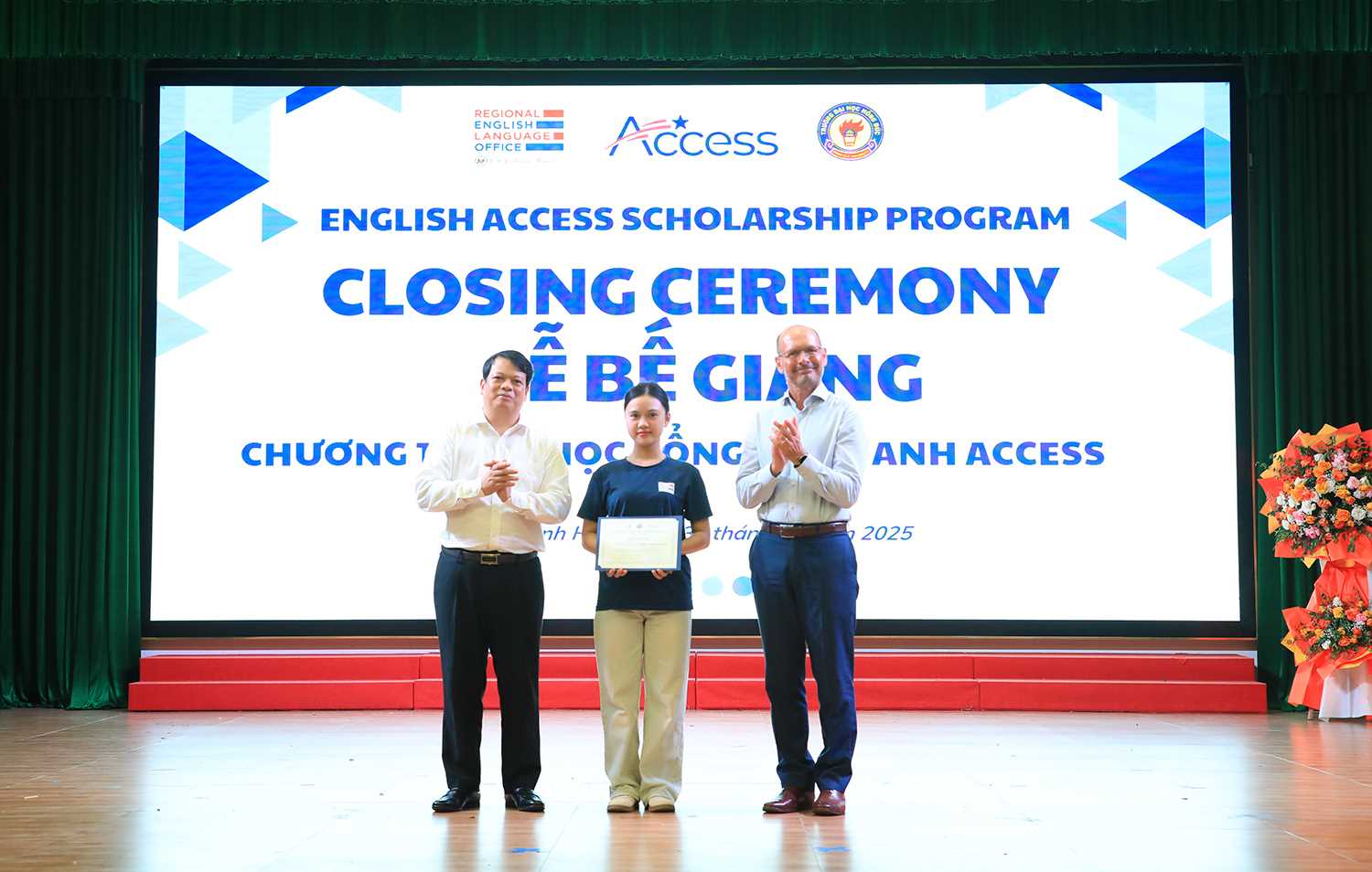 Bế giảng Chương trình Học bổng tiếng Anh Access tại Trường Đại học Hồng Đức: Lan tỏa cơ hội và khát vọng vươn xa